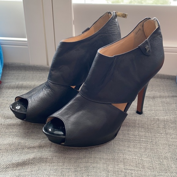 Lanvin en bleu black open toe heels with cutouts - Picture 6 of 9